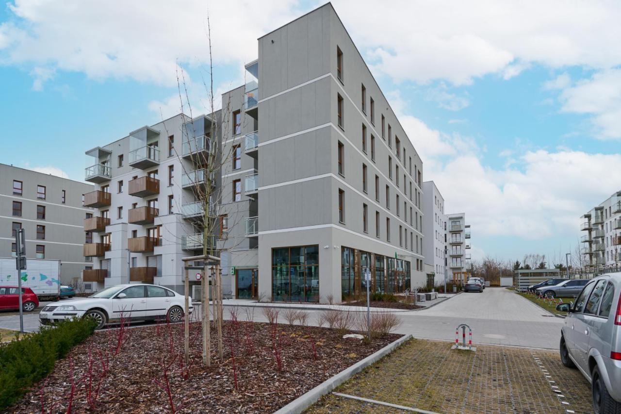 Apartment Wichrowa With Free Garage Wroclaw By Noclegi Renters Exterior foto